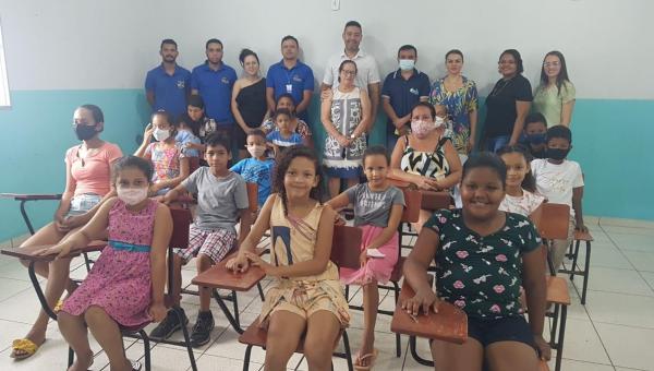 Aula inaugural de educação musical é realizada em Ananás 