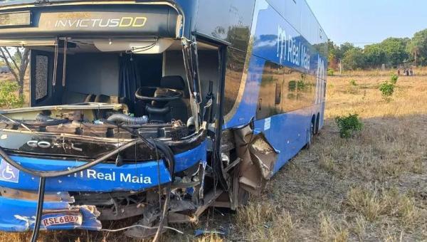 Batida entre carro e ônibus deixa vítima fatal em rodovia do Tocantins