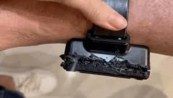 Bolsonaro diz que queimou tornozeleira “por curiosidade”