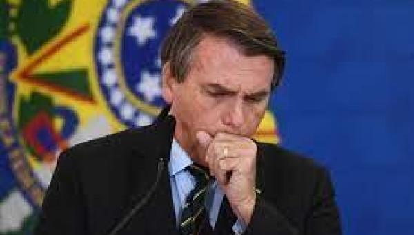 Bolsonaro passa mal e é internado no Hospital das Forças Armadas