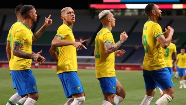 Brasil domina Egito e, com gol de Matheus Cunha, avança para pegar o México na semifinal das Olimpíadas