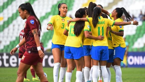 Brasil goleia Venezuela e garante vaga na semifinal da Copa América feminina