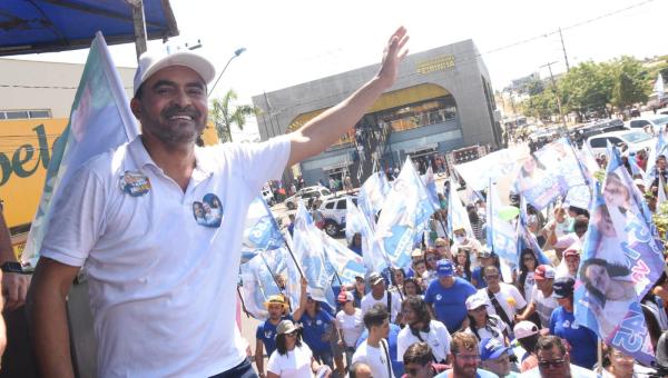Caminhada histórica em Araguaína: Governador Wanderlei Barbosa mostra força e leva mais de 10 mil pessoas às ruas