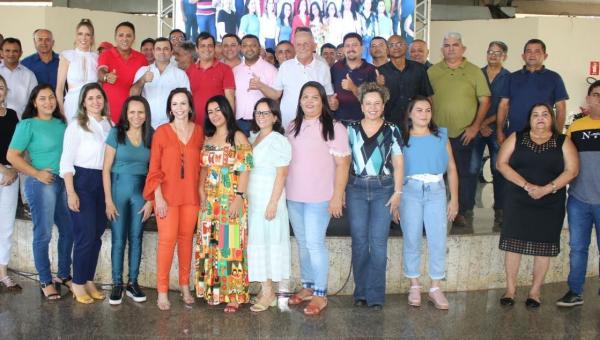 Carlos Gaguim comemora aniversário ao lado da Deputada Dorinha e mais de 30 prefeitos