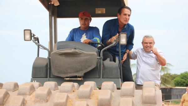 Carlos Gaguim e Ronivon Maciel lançam a ordem de serviço da nova Orla de Luzimangues