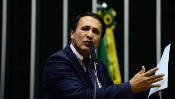 Carlos Gaguim lidera corrida rumo ao Senado no Tocantins