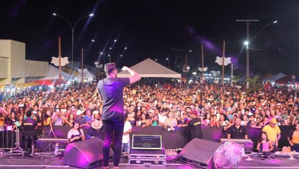 Carnaxam reúne grande público na segunda noite de festa em Xambioá