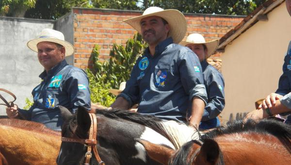 Cavaleiros e amazonas encerram a I Expomurici com a 28ª cavalgada em Muricilândia 