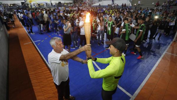 Cerimônia de abertura da Regional do Jets de Gurupi homenageia ex-professores de educação física 