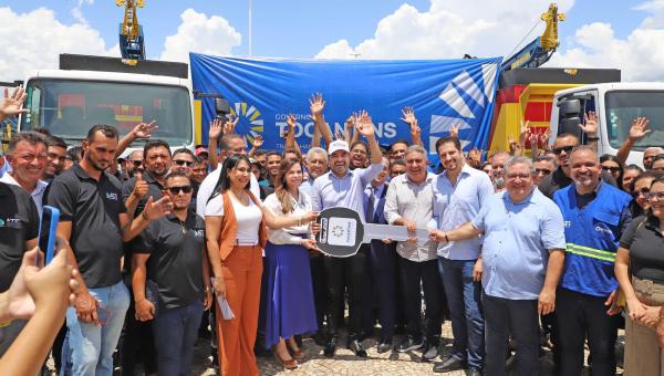 Com investimento de R$ 30 milhões, governador Wanderlei Barbosa entrega veículos e equipamentos para diversas pasta