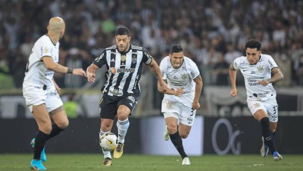 Corinthians vira e vence Atlético no Mineirão