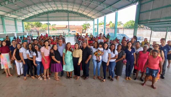 CRAS de Ananás Realiza Festa em Homenagem às Mães Assistidas pelos Programas Sociais"