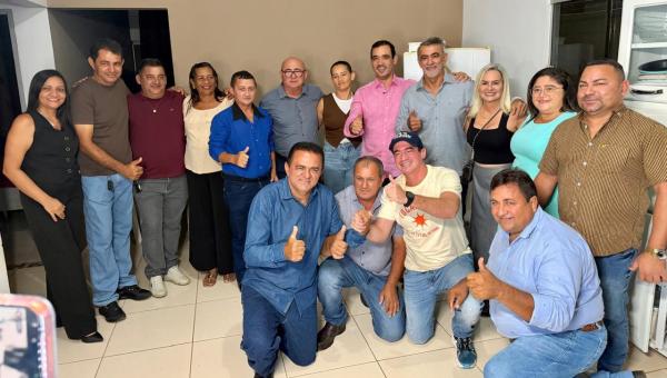 Cresce adesão à pré-campanha de Vicentinho Júnior; “Muitos outros que não anunciaram ainda por temerem retaliação já avisaram: Vão firmes que logo chegaremos””

 