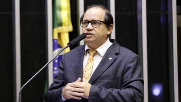 Crítico do fundo eleitoral, inclusive votando contra, Eli Borges recebe R$ 1 Milhão de recursos partidários
