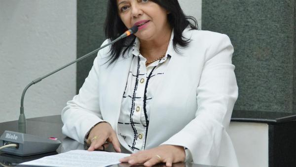 Deputada Valderez concedeu entrevista exclusiva ao comunicador Deon Alves