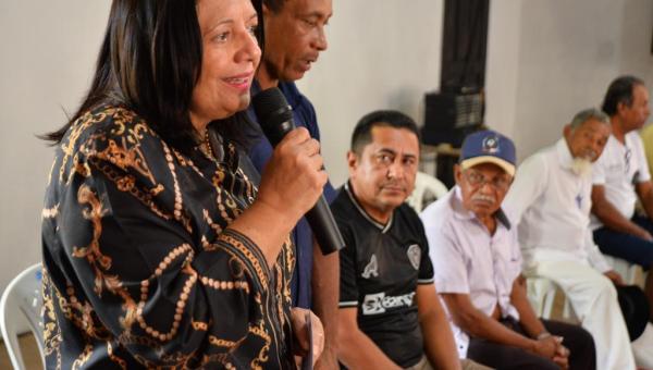 Deputada Valderez participa de reunião com comunidade quilombola em Aragominas