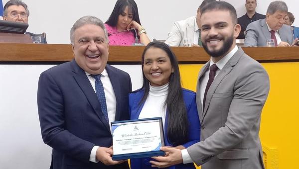 Deputada Vanda Monteiro homenageia governador Wanderlei Barbosa em sessão solene aos 35 anos do Tocantins