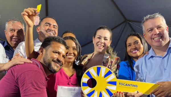 Deputada Vanda participa da entrega de casas populares no Taquari e parabeniza Governador por realizar sonho das famílias