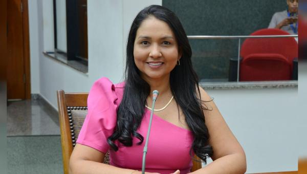 Deputada Vanda pede agilidade no cumprimento da lei que garante o piso nacional da enfermagem