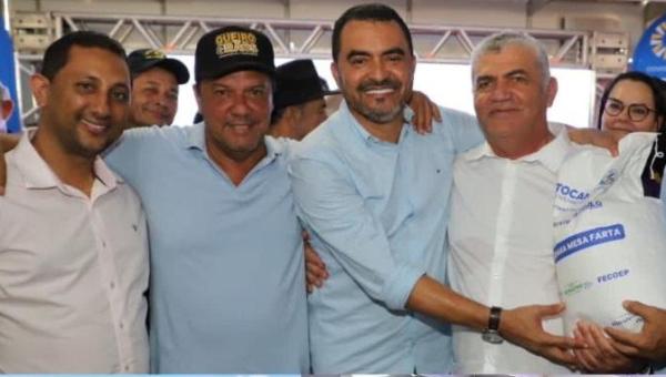 Deputado Fabion participa da entrega de kits do programa “Mesa Farta”, em Augustinópolis