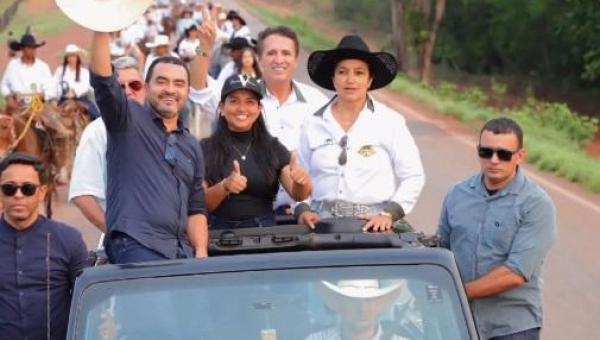 Deputado Federal Carlos Gaguim participa da tradicional Cavalgada em Monte Santo