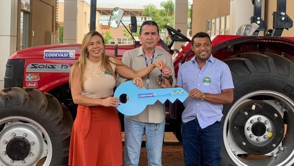 Deputado Gaguim destina recursos para aquisição de maquinários agrícolas e beneficia o município de Cachoeirinha, no Bico do Papagaio 