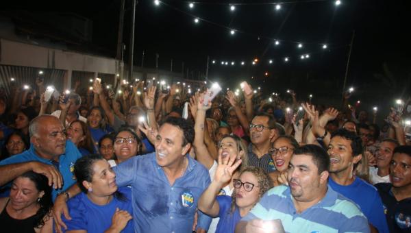 Deputado Gaguim é recepcionado por multidão em Xambioá 