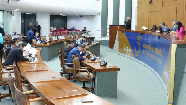 Deputados aprovam novas regras para eleição da Mesa Diretora da Assembleia Legislativa do Tocantins e marcam pleito para sexta, 29