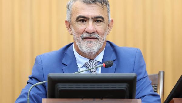 Deputados concedem status de utilidade pública a Rotary de Augustinópolis, proposta de Amélio Cayres