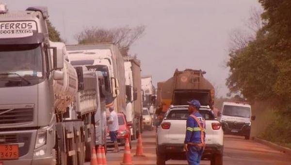 Desvio para obras entre Guaraí e Tabocão continua causando longas filas nos dois sentidos da BR-153