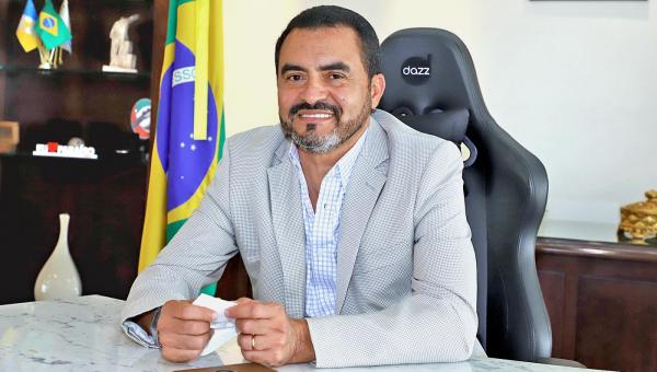 Em Araguaína, governador Wanderlei Barbosa vistoria obras do HGA e assina Ordens de Serviços para construção de novos espaços em unidades escolares