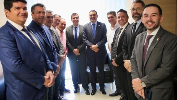 Em Brasília, Luciano Oliveira trata de moradia popular, ponte do Bico e exportações do agro