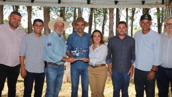 Em Silvanópolis, governador Wanderlei Barbosa participa do encerramento de prova de ganho de peso bovino e celebra melhoria genética do rebanho tocantinense