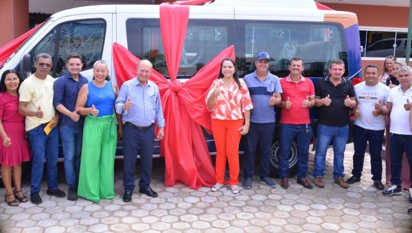Emenda de Lázaro Botelho garante aquisição de veículo para a Assistência Social em Buriti do Tocantins
