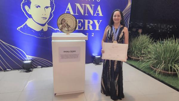 Enfermeira Tocantinense Denize Moreira Gomes recebe o Prêmio Anna Nery 2022

 