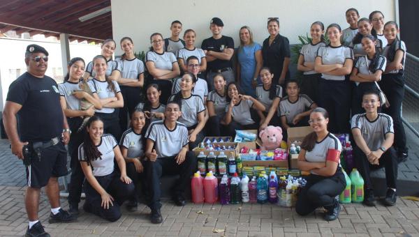 Equipe escolar do Colégio Militar Dr. José Aluísio da Silva Luz de Araguaína participa de ação solidária 