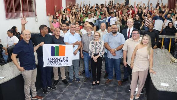 Escola do Legislativo leva cursos gratuitos para estudantes de Augustinópolis