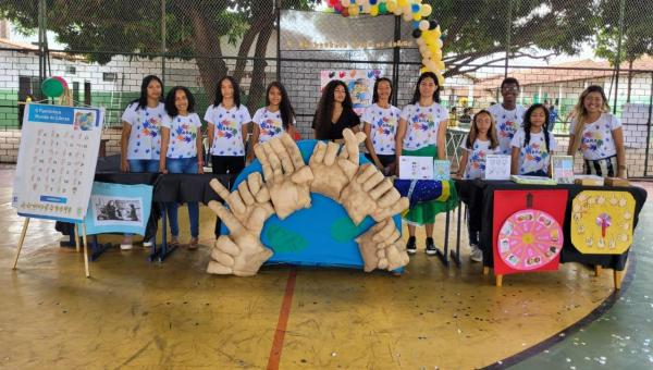 Escolas de Tocantinópolis realizam projeto de leitura e Feira de Conhecimentos