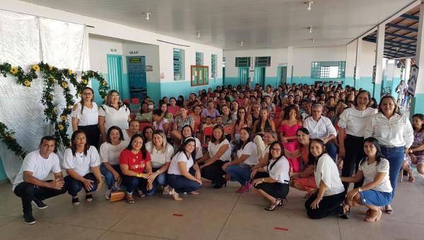 Escolas Municipais celebram em grande estilo o Dia das Mães 
