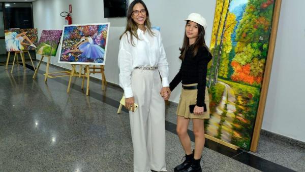 Exposição Mãe e Filha instalada no hall da Assembleia Legislativa apresenta obras de artistas plásticas tocantinenses 