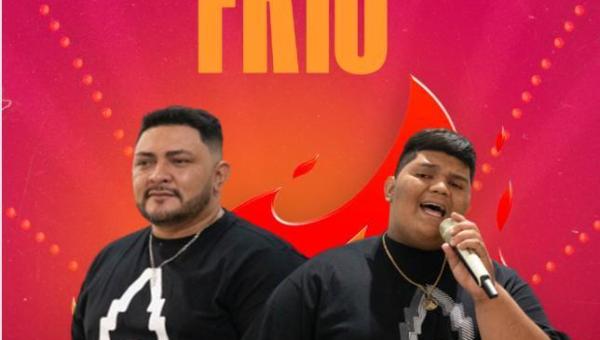 Fábio Coelho e seu filho K10 viralizam no TikTok com música gravada em apresentação de bar em Riachinho

