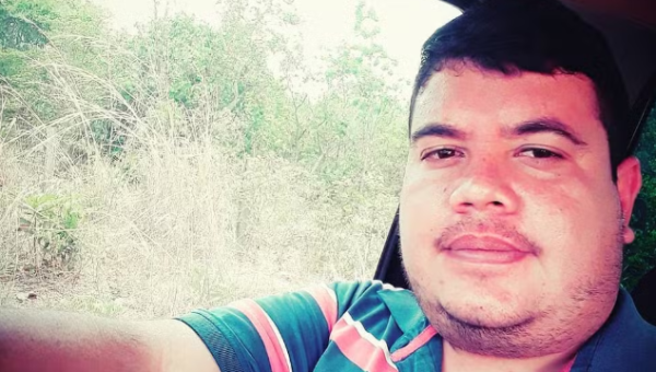 Filho de ex-prefeito é assassinado a tiros em fazenda e atiradores fogem levando carros