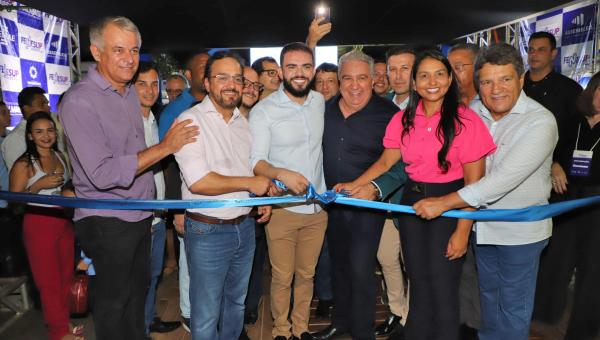 Governador em exercício, Laurez Moreira, realiza a abertura da 1º edição da Feira de Negócios da Região Sul de Palmas