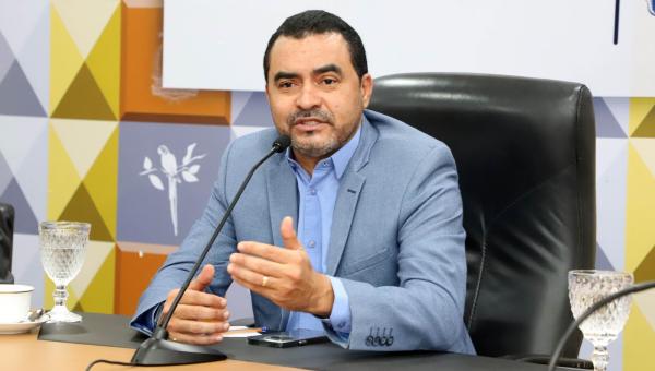 Governador Wanderlei Barbosa anuncia banca para concurso com mais de 5 mil vagas para a Educação 