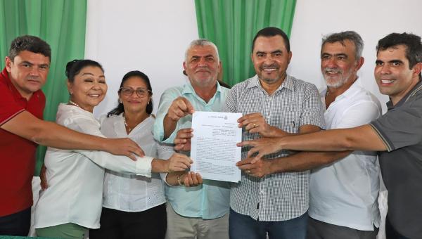 Governador Wanderlei Barbosa anuncia investimento de R$ 1 milhão para a agroindustrialização do pescado em Araguatins