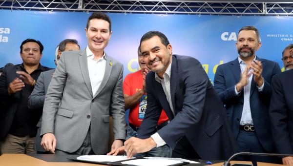 Governador Wanderlei Barbosa assina contratos com o Ministério das Cidades garantindo quase 900 moradias para 29 cidades tocantinenses