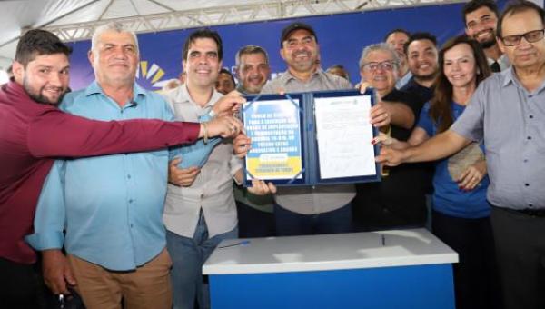 Governador Wanderlei Barbosa autoriza obra em cerca de 80 km na TO-010 e reforça logística no Bico do Papagaio