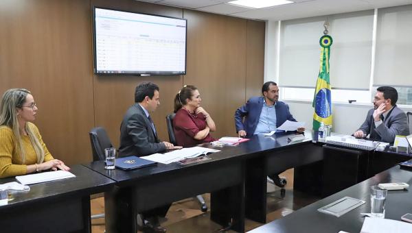 Governador Wanderlei Barbosa busca repactuar convênios com FNDE para concluir obras de escolas e centros profissionalizantes no Tocantins

 
