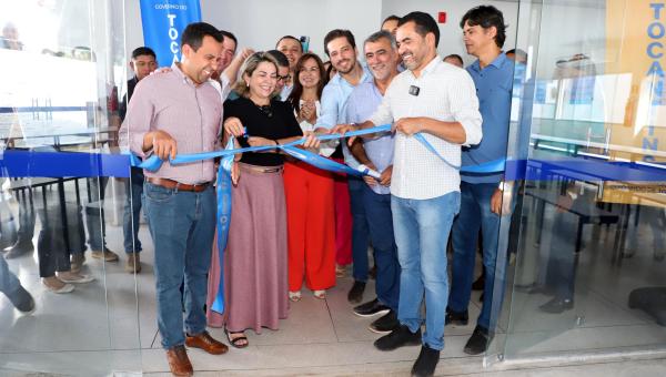 Governador Wanderlei Barbosa entrega reforma em escola de Guaraí e visita obras do Corpo de Bombeiros da cidade