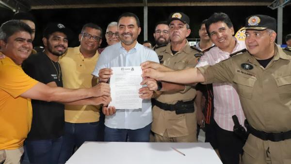 Governador Wanderlei Barbosa inaugura iluminação de campo de futebol do 1º BPM e prestigia retorno das atividades da Escolinha de Futebol 

